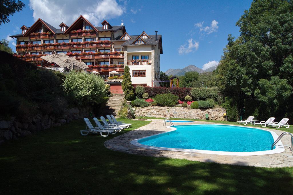 Hotel La Morera Valencia D'Aneu Exterior photo